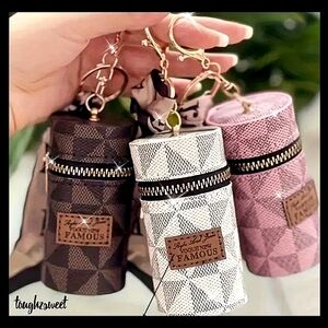 🆕️LAST 1🤎BROWN "VOGUE NEW FAMOUS"  LUXURY STYLE DESIGNER LOOK LIPSTICK HOLDER